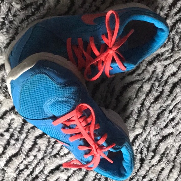 Nike Shoes - Nike Blue Shoes 😻